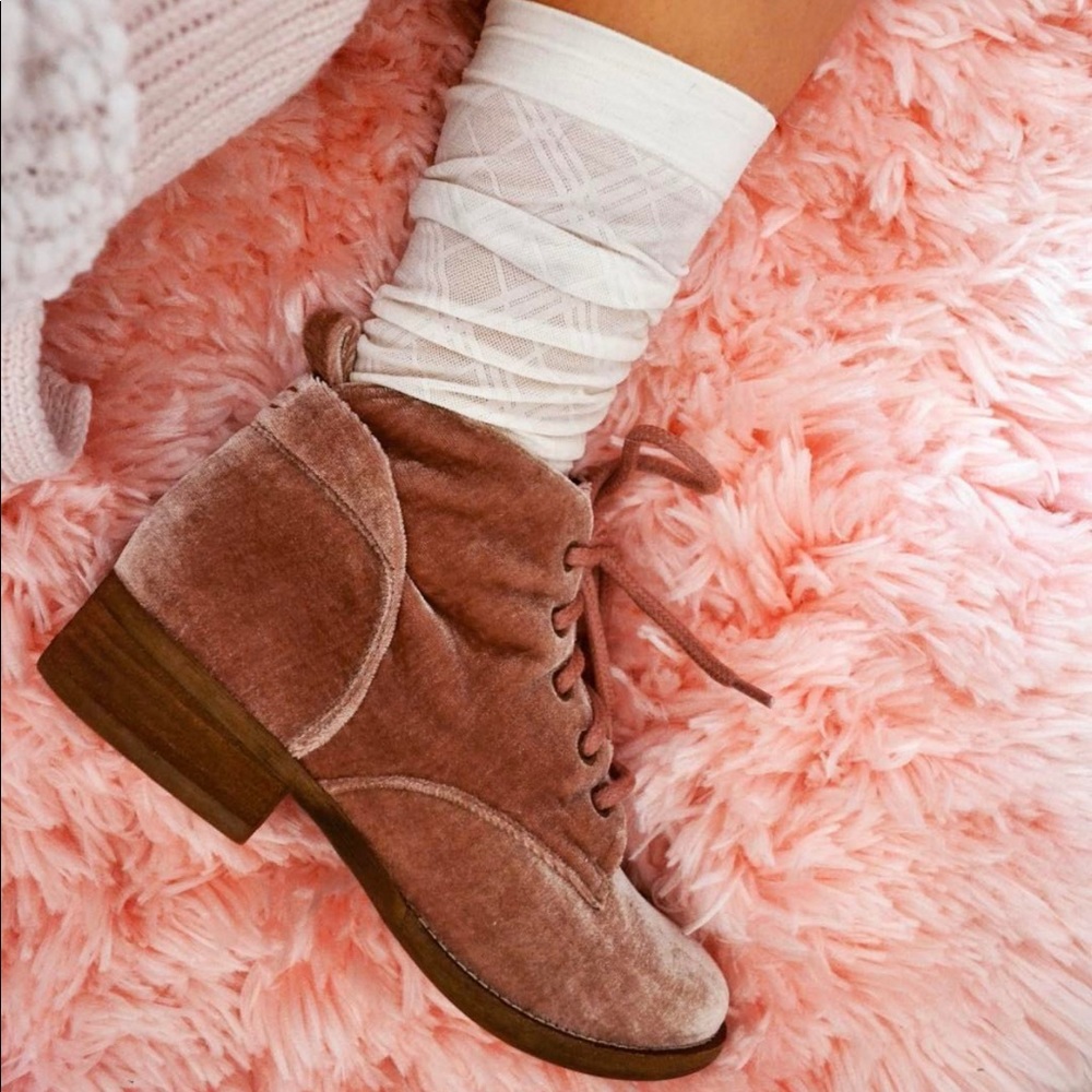 Rose velvet booties 💖